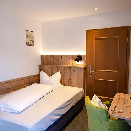 Messerschmied Herberg 3*